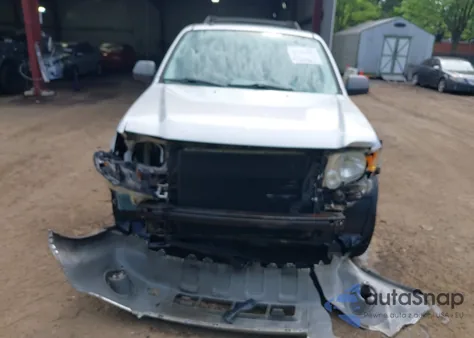 2010 Ford Escape Xlt from USA, damaged, VIN 1FMCU0D77AKB01921